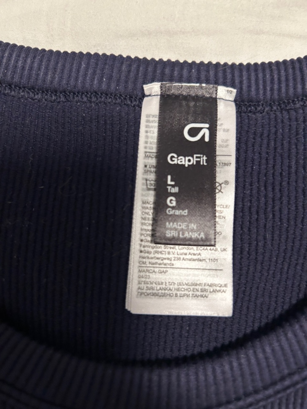 GAP Fit Navy Ribbed Tank Top size Large Long - Picture 2 of 5